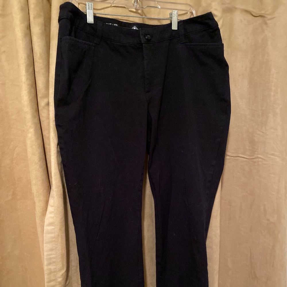 St John bay straight Leg Black size 16 WS